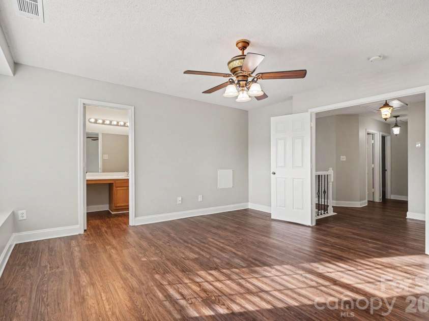 13634 Riding Hill Avenue, Charlotte, NC 28213.  MLS# CAR4413541, YatesRealty ID 46601. 