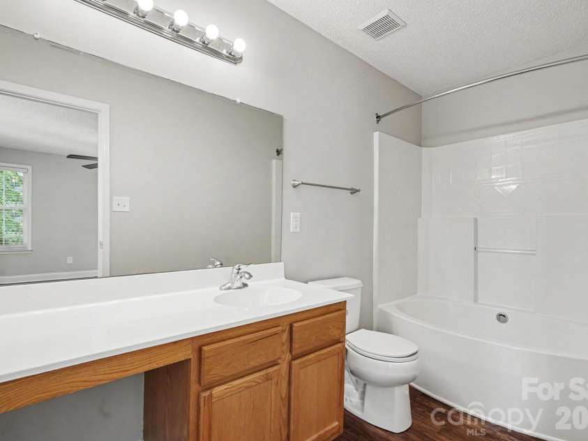 13634 Riding Hill Avenue, Charlotte, NC 28213.  MLS# CAR4413541, YatesRealty ID 46601. 