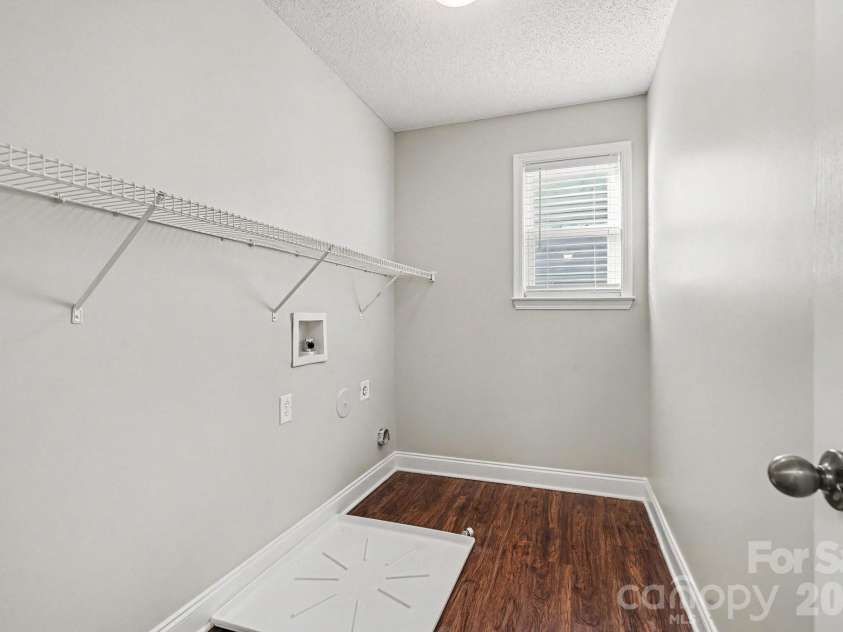 13634 Riding Hill Avenue, Charlotte, NC 28213.  MLS# CAR4413541, YatesRealty ID 46601. 