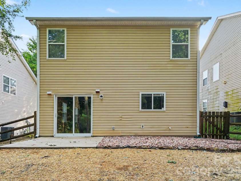 13634 Riding Hill Avenue, Charlotte, NC 28213.  MLS# CAR4413541, YatesRealty ID 46601. 