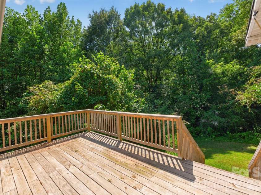 314 22nd Street Court, Hickory, NC 28602.  MLS# CAR4417234, YatesRealty ID 46602. 