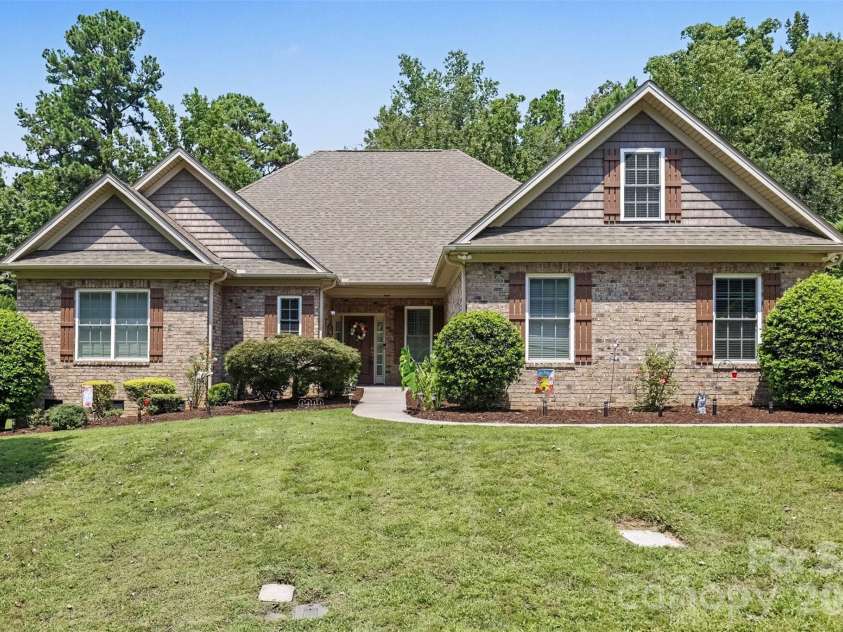 1820 Wedowee Court, Rock Hill, SC 29732.  MLS# CAR4416667, YatesRealty ID 46603. Frontview landscaping