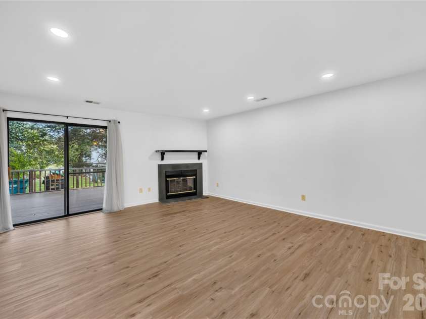 8426 Rust Wood Place, Charlotte, NC 28227.  MLS# CAR4417533, YatesRealty ID 46604. 