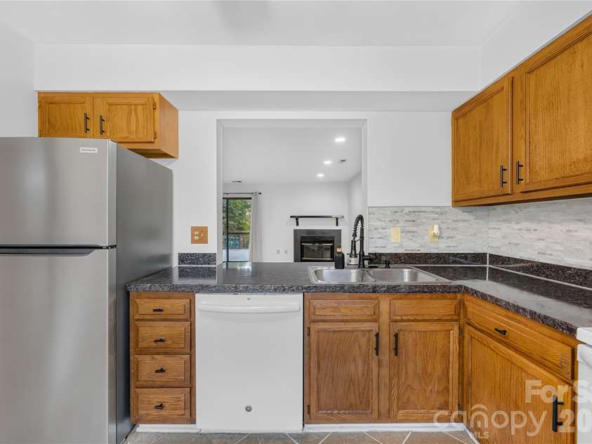 8426 Rust Wood Place, Charlotte, NC 28227.  MLS# CAR4417533, YatesRealty ID 46604. 
