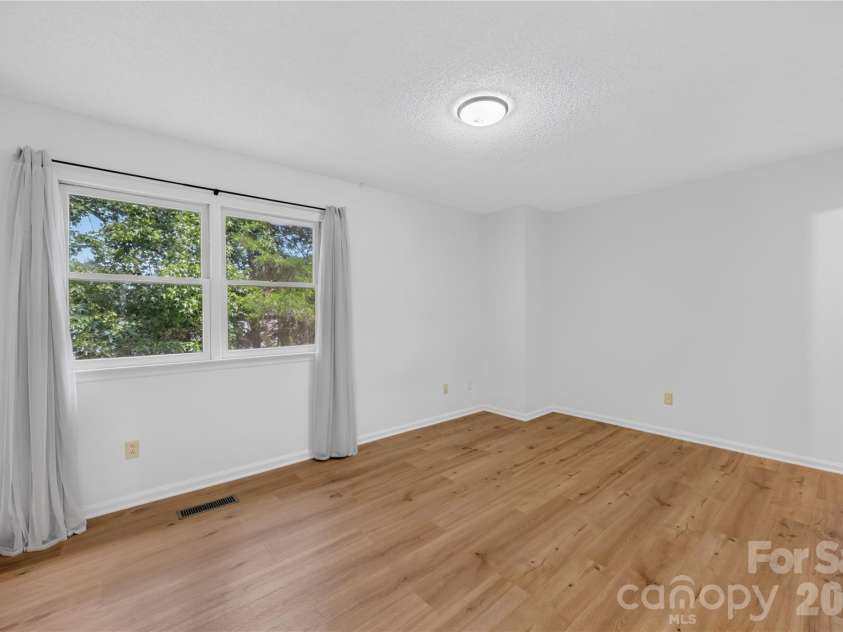 8426 Rust Wood Place, Charlotte, NC 28227.  MLS# CAR4417533, YatesRealty ID 46604. 