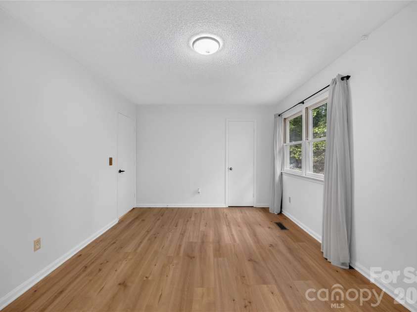 8426 Rust Wood Place, Charlotte, NC 28227.  MLS# CAR4417533, YatesRealty ID 46604. 