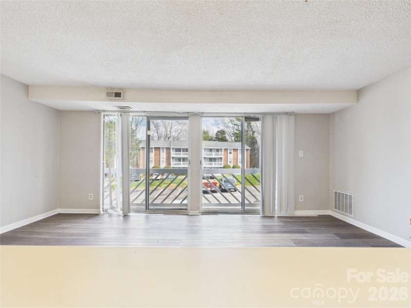 9511 Shannon Green Drive, Charlotte, NC 28213.  MLS# CAR4416304, YatesRealty ID 46605. 