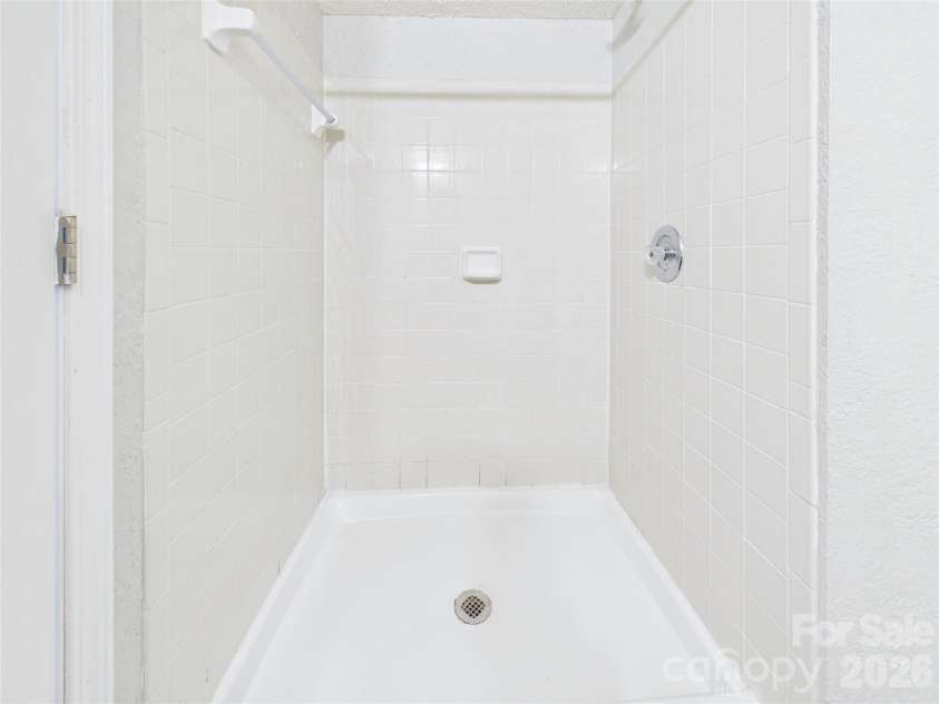 9511 Shannon Green Drive, Charlotte, NC 28213.  MLS# CAR4416304, YatesRealty ID 46605. 