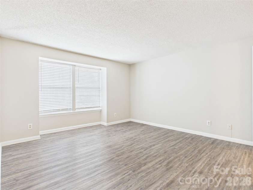 9511 Shannon Green Drive, Charlotte, NC 28213.  MLS# CAR4416304, YatesRealty ID 46605. 