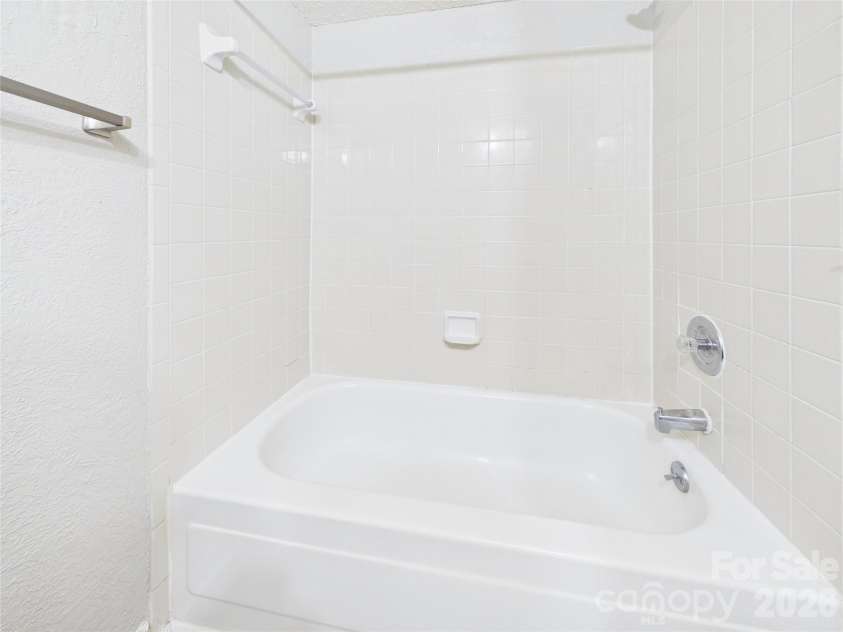 9511 Shannon Green Drive, Charlotte, NC 28213.  MLS# CAR4416304, YatesRealty ID 46605. 