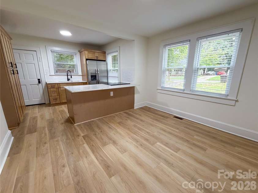 531 Front Street, Statesville, NC 28677.  MLS# CAR4417931, YatesRealty ID 46606. 