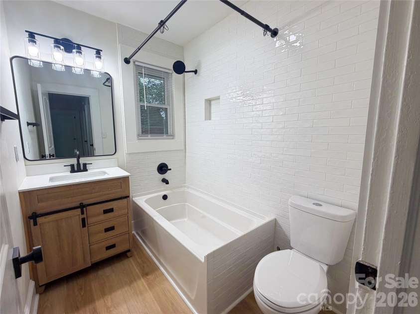 531 Front Street, Statesville, NC 28677.  MLS# CAR4417931, YatesRealty ID 46606. 