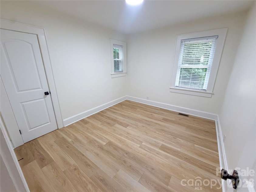 531 Front Street, Statesville, NC 28677.  MLS# CAR4417931, YatesRealty ID 46606. 