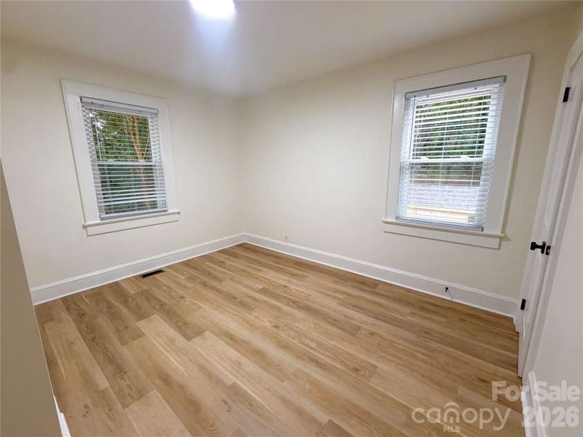 531 Front Street, Statesville, NC 28677.  MLS# CAR4417931, YatesRealty ID 46606. 