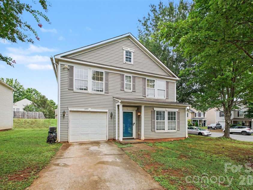 8602 Panglemont Drive, Charlotte, NC 28269.  MLS# CAR4417911, YatesRealty ID 46608. 