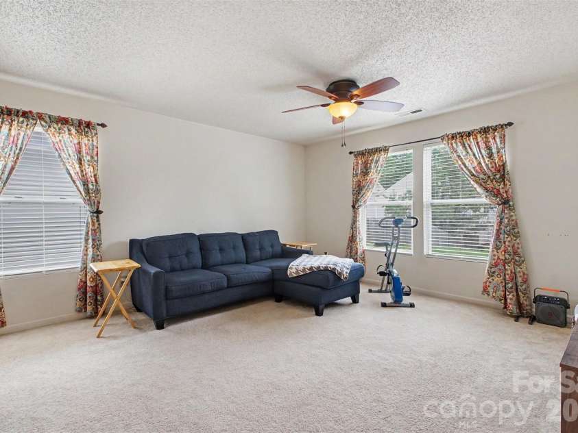 8602 Panglemont Drive, Charlotte, NC 28269.  MLS# CAR4417911, YatesRealty ID 46608. 
