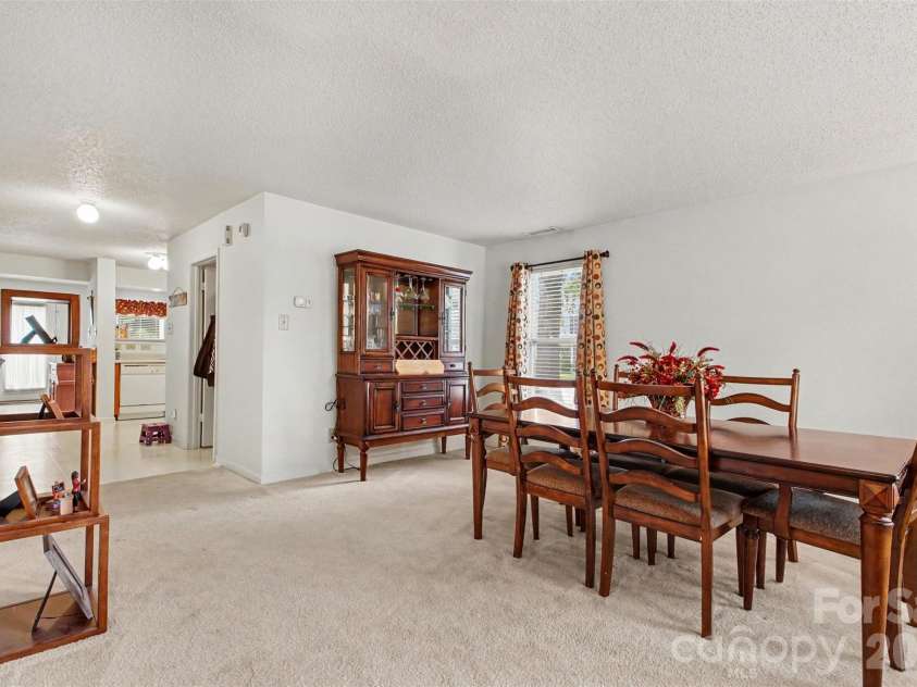 8602 Panglemont Drive, Charlotte, NC 28269.  MLS# CAR4417911, YatesRealty ID 46608. 
