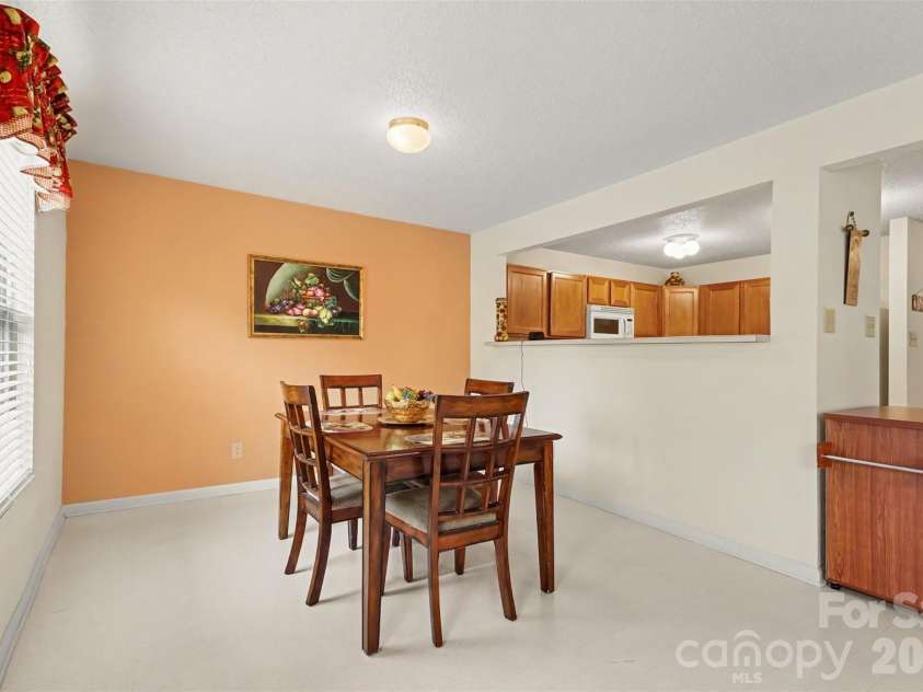 8602 Panglemont Drive, Charlotte, NC 28269.  MLS# CAR4417911, YatesRealty ID 46608. 