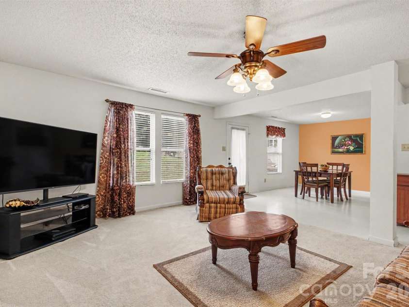 8602 Panglemont Drive, Charlotte, NC 28269.  MLS# CAR4417911, YatesRealty ID 46608. 
