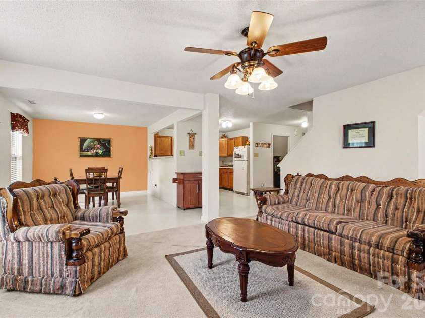 8602 Panglemont Drive, Charlotte, NC 28269.  MLS# CAR4417911, YatesRealty ID 46608. 