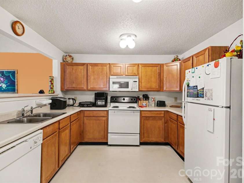 8602 Panglemont Drive, Charlotte, NC 28269.  MLS# CAR4417911, YatesRealty ID 46608. 
