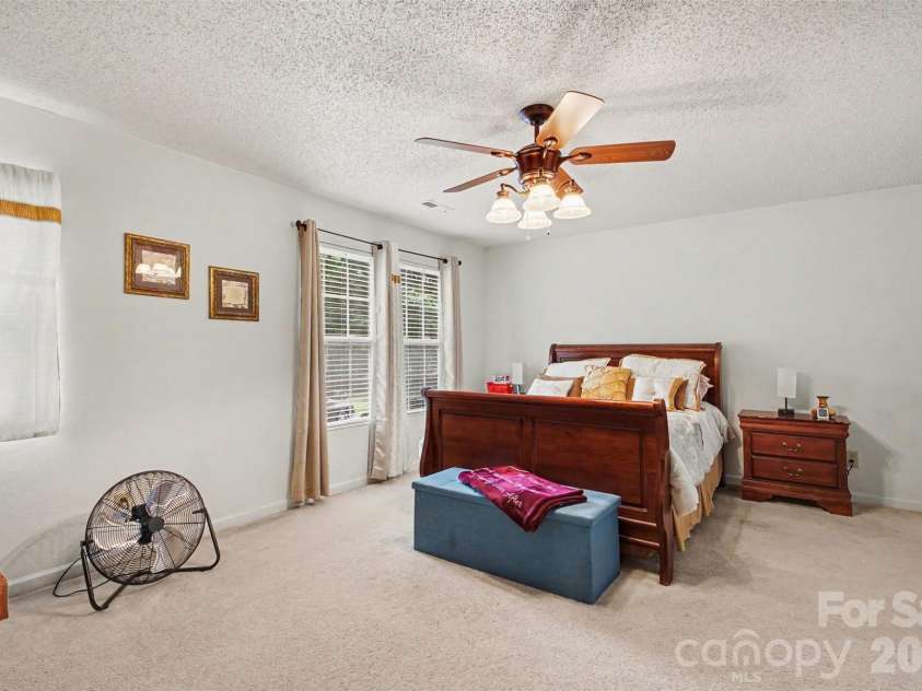 8602 Panglemont Drive, Charlotte, NC 28269.  MLS# CAR4417911, YatesRealty ID 46608. 