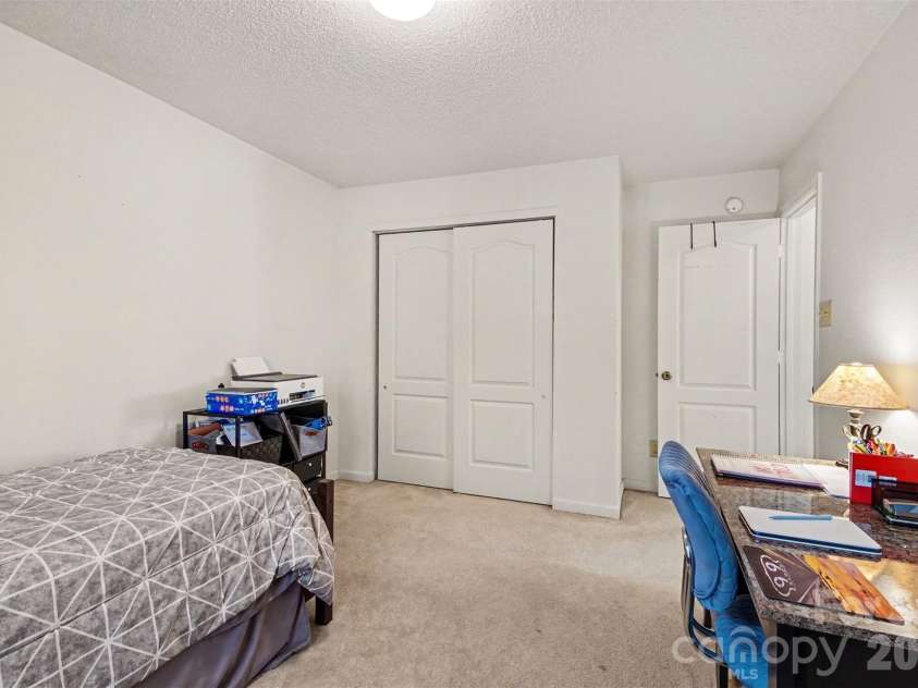 8602 Panglemont Drive, Charlotte, NC 28269.  MLS# CAR4417911, YatesRealty ID 46608. 