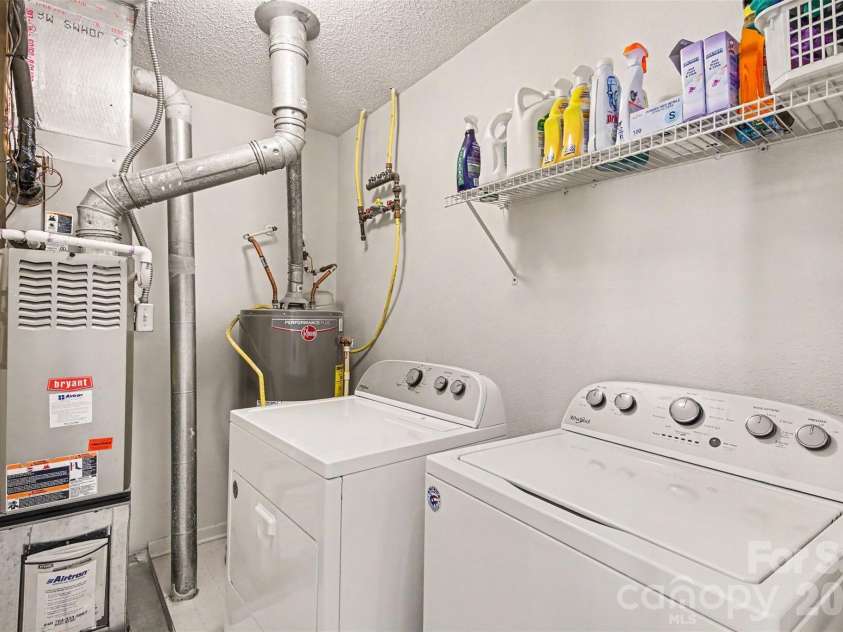 8602 Panglemont Drive, Charlotte, NC 28269.  MLS# CAR4417911, YatesRealty ID 46608. 