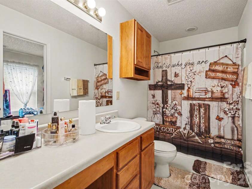 8602 Panglemont Drive, Charlotte, NC 28269.  MLS# CAR4417911, YatesRealty ID 46608. 