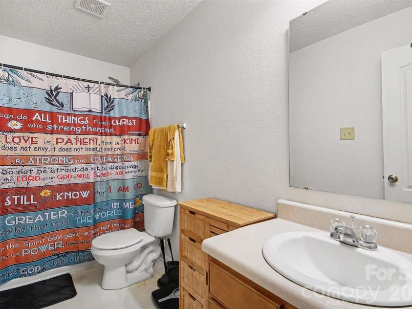 8602 Panglemont Drive, Charlotte, NC 28269.  MLS# CAR4417911, YatesRealty ID 46608. 