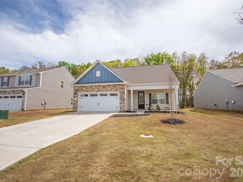 109 Brixham Loop, Troutman, NC 28166.  MLS# CAR4370110, YatesRealty ID 46609. 