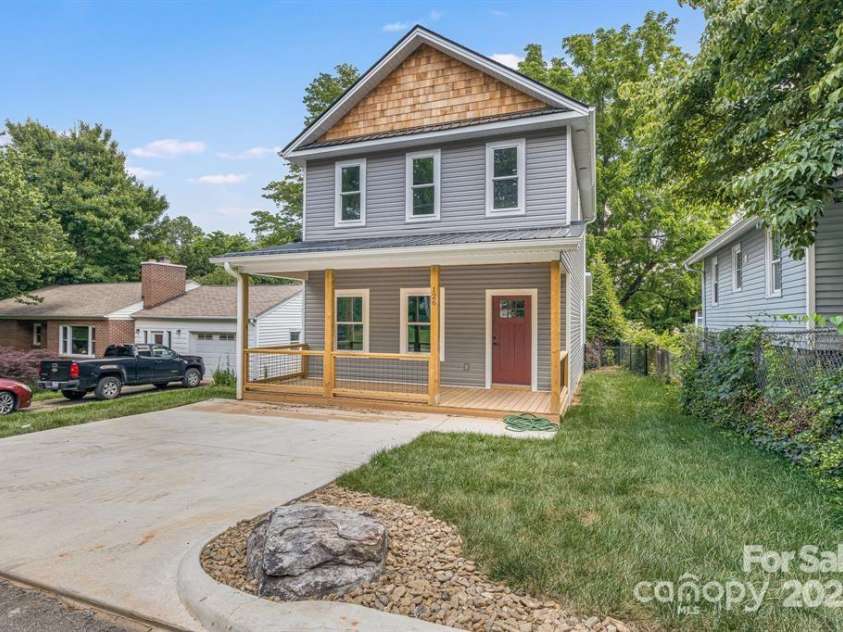 126 Winston Avenue, Asheville, NC 28803.  MLS# CAR4222824, YatesRealty ID 4661. 