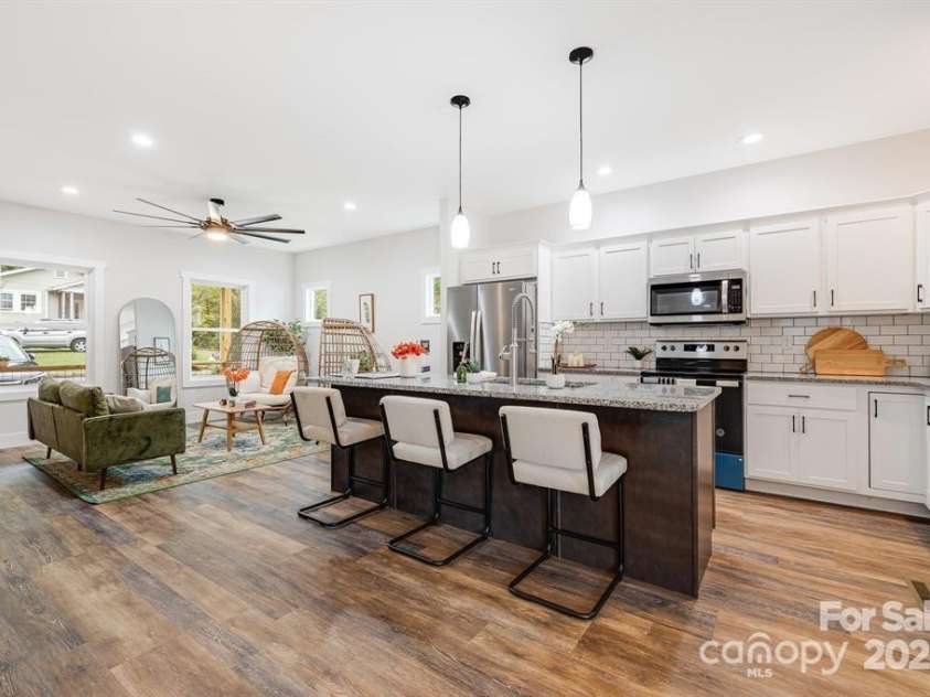 126 Winston Avenue, Asheville, NC 28803.  MLS# CAR4222824, YatesRealty ID 4661. 