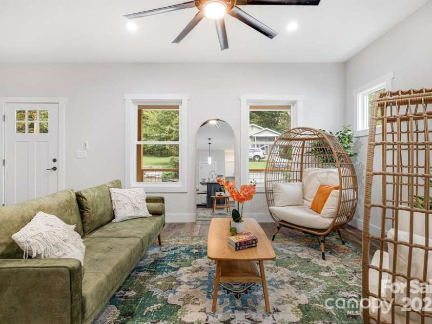 126 Winston Avenue, Asheville, NC 28803.  MLS# CAR4222824, YatesRealty ID 4661. 