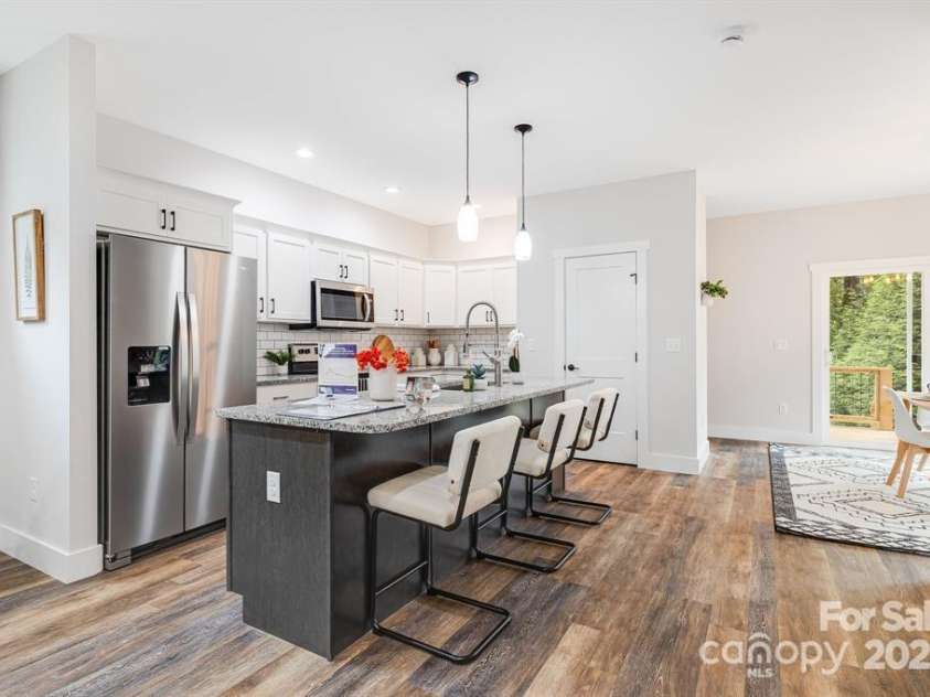 126 Winston Avenue, Asheville, NC 28803.  MLS# CAR4222824, YatesRealty ID 4661. 