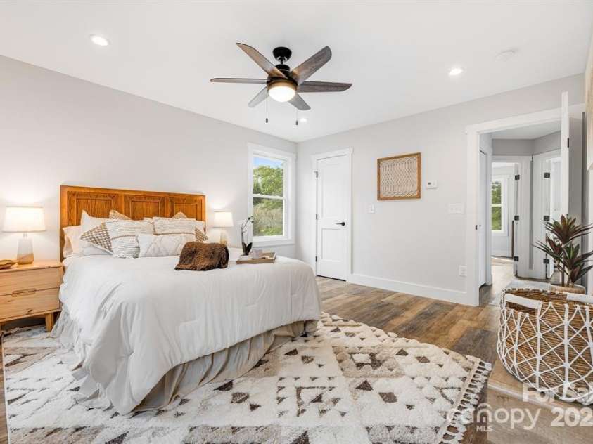 126 Winston Avenue, Asheville, NC 28803.  MLS# CAR4222824, YatesRealty ID 4661. 