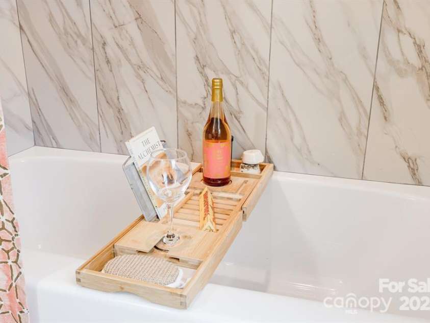 126 Winston Avenue, Asheville, NC 28803.  MLS# CAR4222824, YatesRealty ID 4661. 