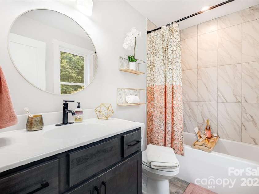 126 Winston Avenue, Asheville, NC 28803.  MLS# CAR4222824, YatesRealty ID 4661. 