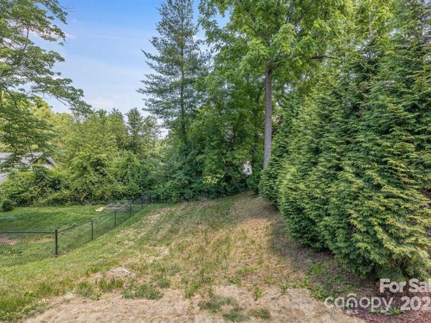 126 Winston Avenue, Asheville, NC 28803.  MLS# CAR4222824, YatesRealty ID 4661. 