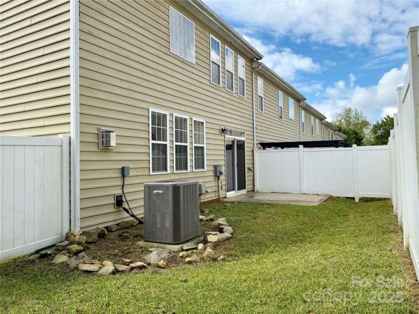 5520 Allison Lane, Charlotte, NC 28277.  MLS# CAR4292512, YatesRealty ID 4661. 