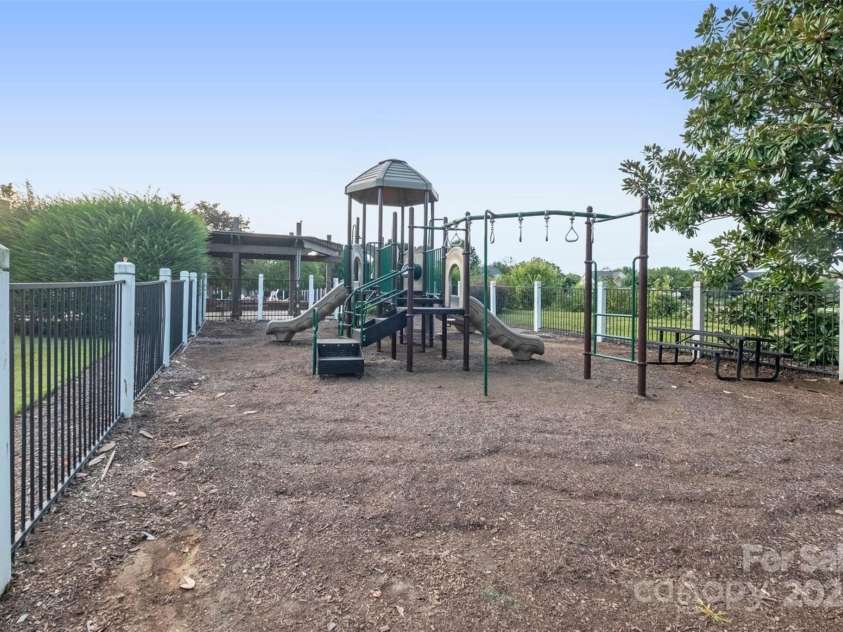5520 Allison Lane, Charlotte, NC 28277.  MLS# CAR4292512, YatesRealty ID 4661. Community playgroung