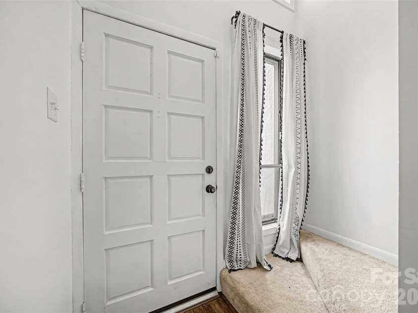 7911 Charter Oak Lane, Charlotte, NC 28226.  MLS# CAR4347410, YatesRealty ID 4661. 