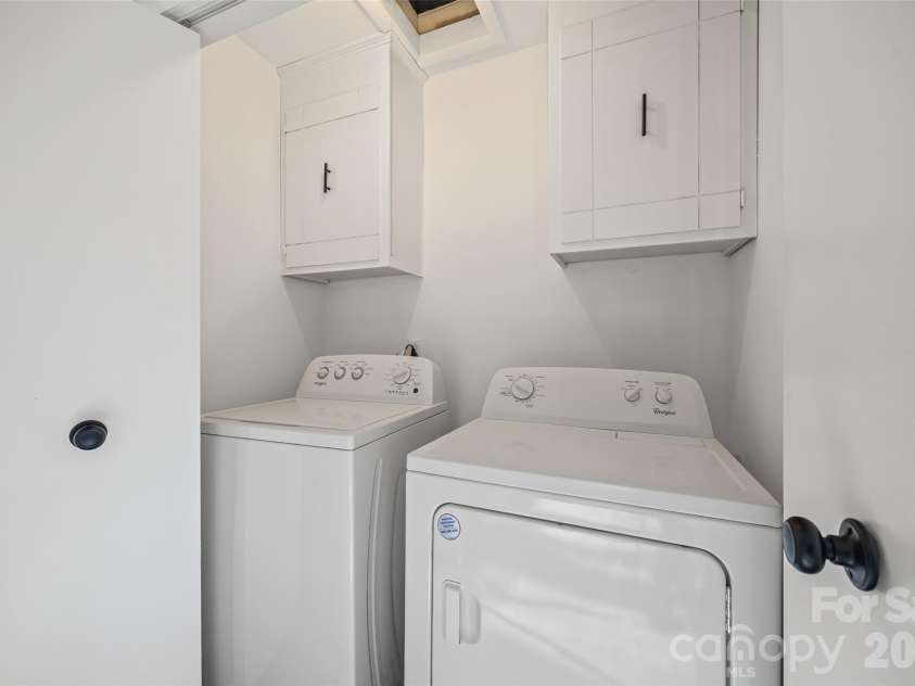 7911 Charter Oak Lane, Charlotte, NC 28226.  MLS# CAR4347410, YatesRealty ID 4661. 