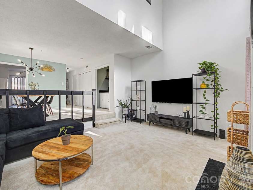 7911 Charter Oak Lane, Charlotte, NC 28226.  MLS# CAR4347410, YatesRealty ID 4661. 