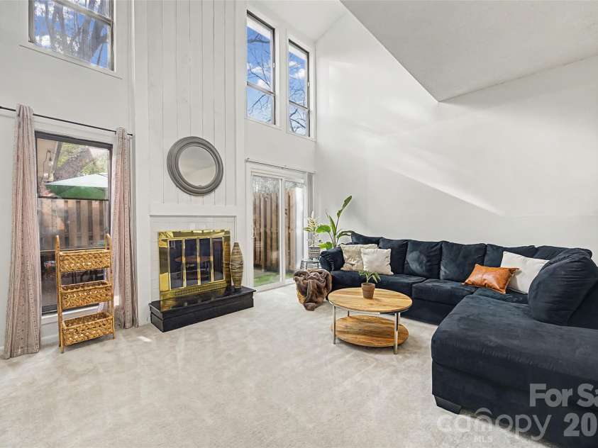 7911 Charter Oak Lane, Charlotte, NC 28226.  MLS# CAR4347410, YatesRealty ID 4661. 