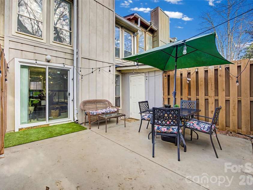 7911 Charter Oak Lane, Charlotte, NC 28226.  MLS# CAR4347410, YatesRealty ID 4661. 