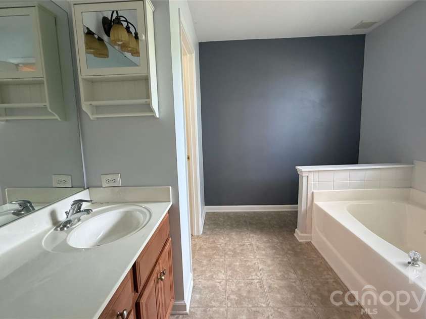 710 Mickelson Way, Fort Mill, SC 29715.  MLS# CAR4402626, YatesRealty ID 46610. 