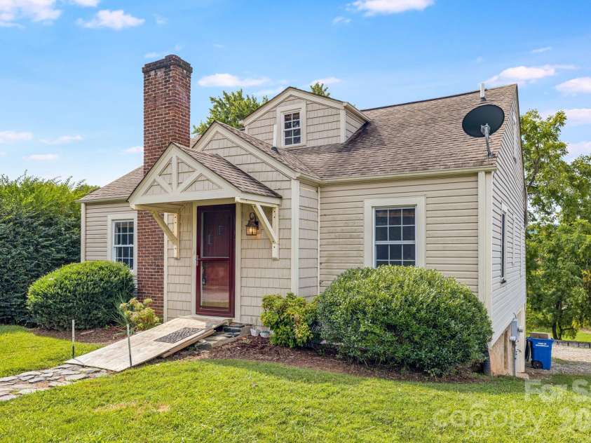 1 Hamburg Mountain Road, Weaverville, NC 28787.  MLS# CAR4413279, YatesRealty ID 46614. 