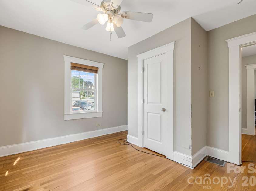 1 Hamburg Mountain Road, Weaverville, NC 28787.  MLS# CAR4413279, YatesRealty ID 46614. 