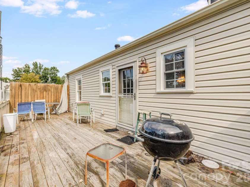 1 Hamburg Mountain Road, Weaverville, NC 28787.  MLS# CAR4413279, YatesRealty ID 46614. 
